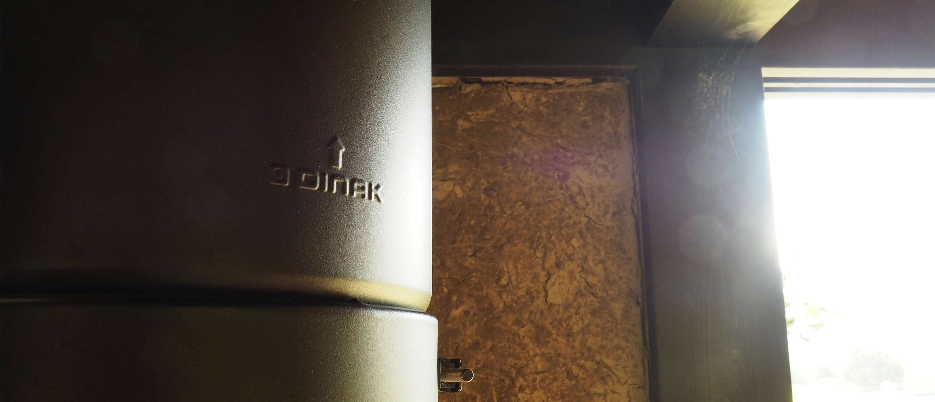 トップクラスの断熱性、耐久性。性能・価格で選ぶならDINAKの煙突